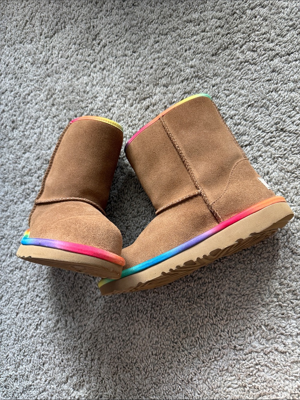 Ugg 🌈 Chestnut Shearling Boots with Rainbow Trim GUC Girls Sz 3